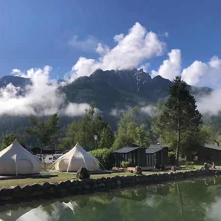 & Ferienunterkuenfte Steinplatte 假日公园