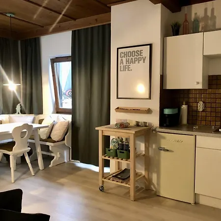 & Ferienunterkuenfte Steinplatte