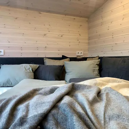 & Ferienunterkuenfte Steinplatte *