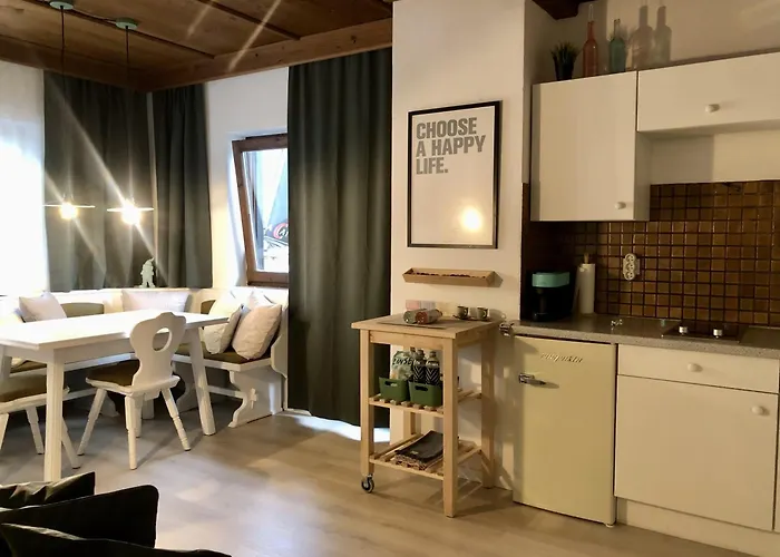 & Ferienunterkuenfte Steinplatte