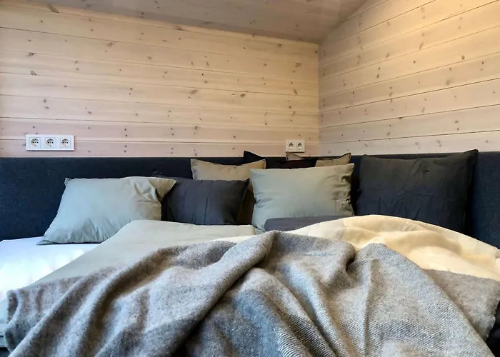 & Ferienunterkuenfte Steinplatte *