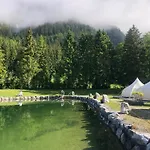Parque de vacaciones & Ferienunterkuenfte Steinplatte Waidring