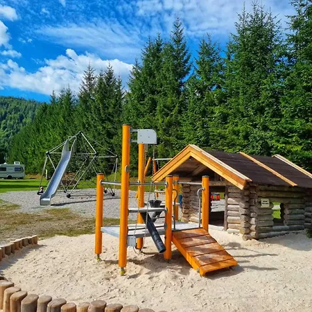 & Ferienunterkuenfte Steinplatte