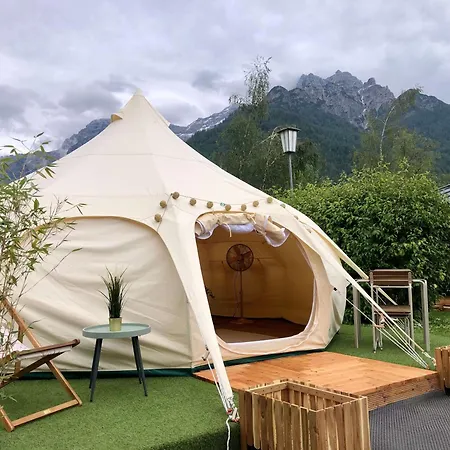 Parque de vacaciones & Ferienunterkuenfte Steinplatte